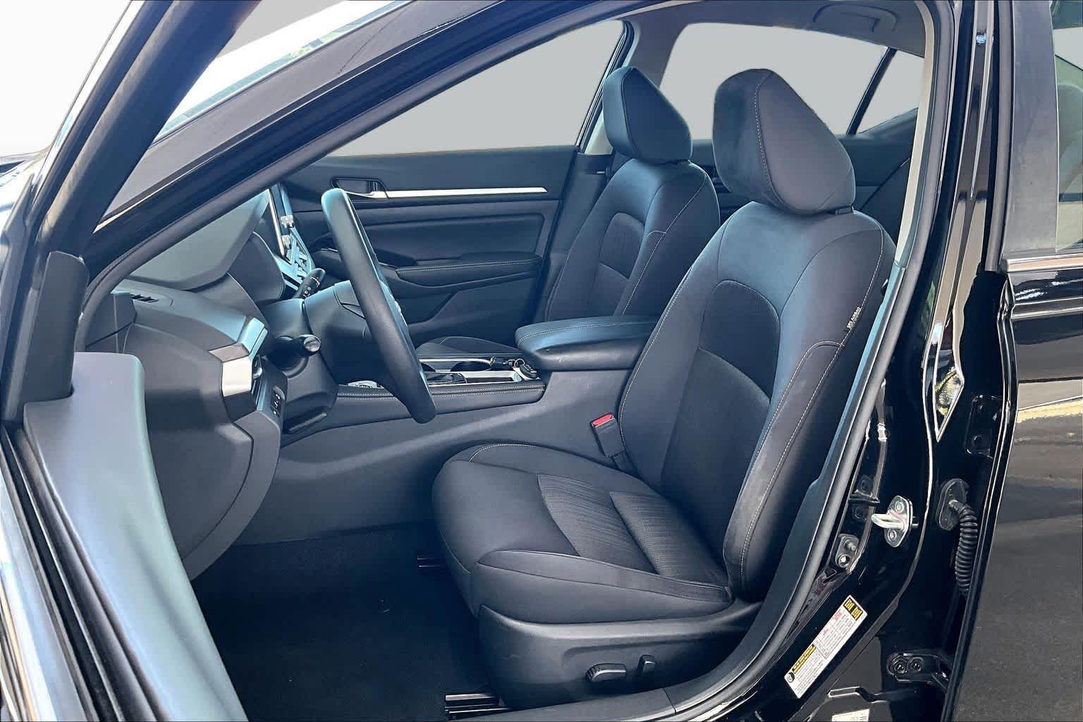Certified Used 2023 Super Black Nissan 2.5 SV image 8