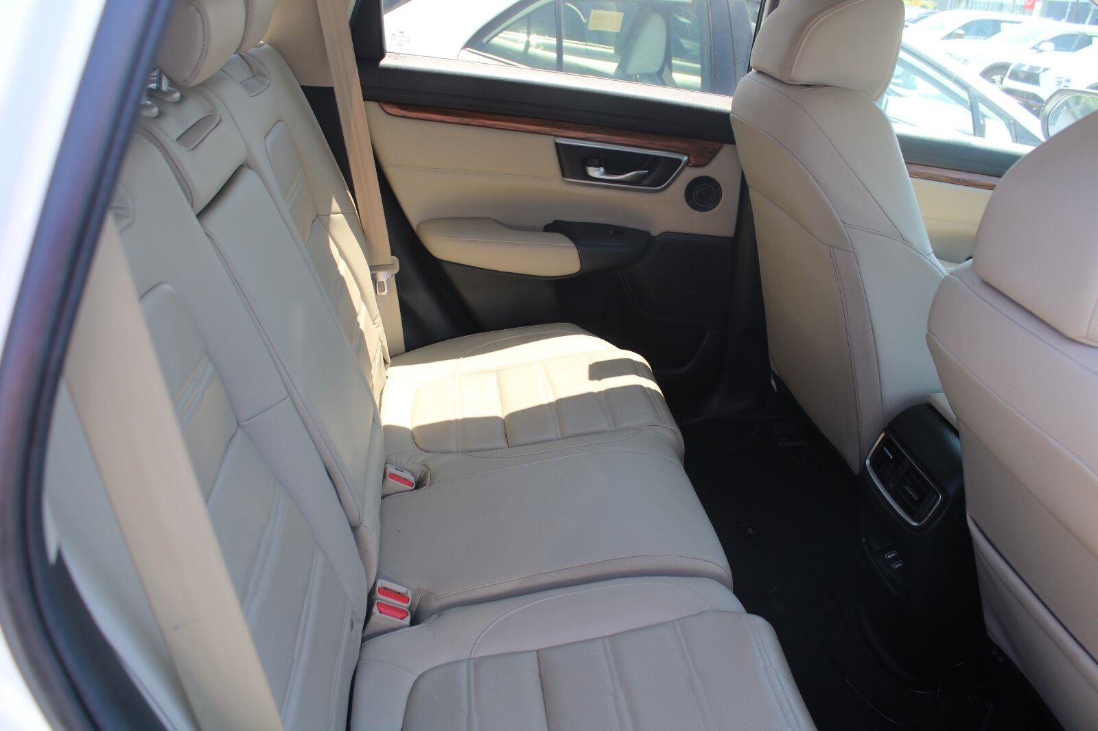 Used 2020 Platinum White Pearl Honda Touring image 5