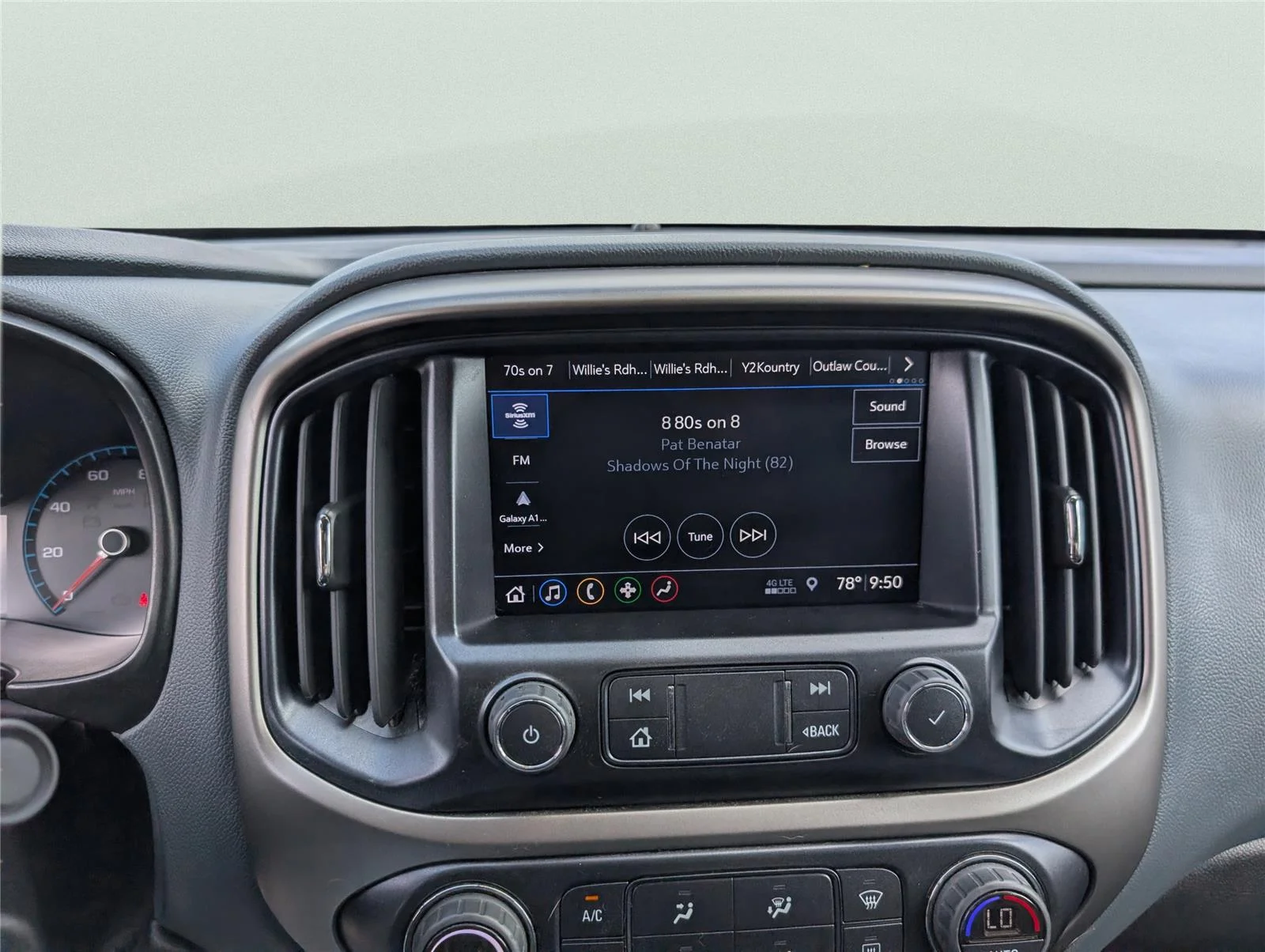 Used 2022 Black Chevrolet Z71 image 19
