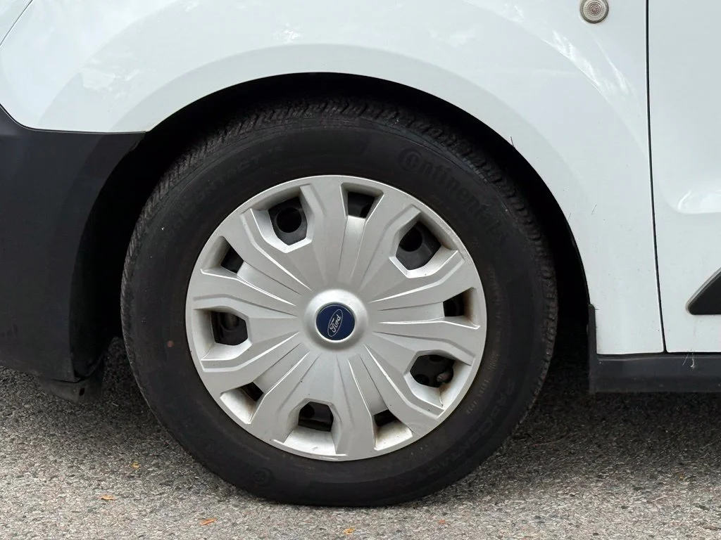Used 2022 Frozen White Ford XL image 6
