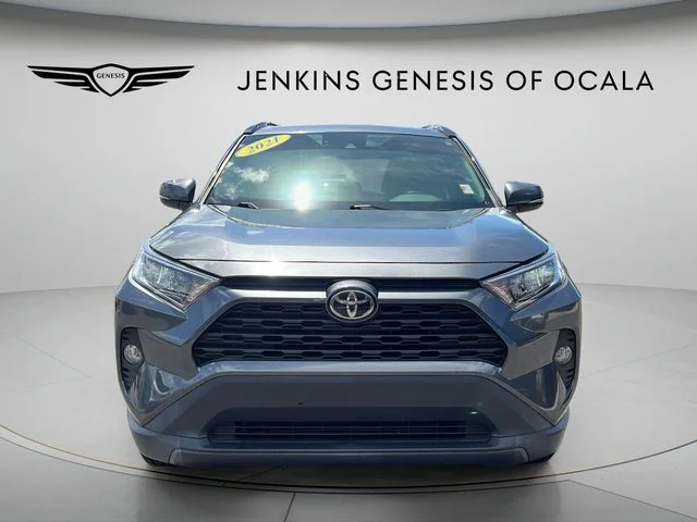 Used 2021 Gray Toyota XLE Premium image 8