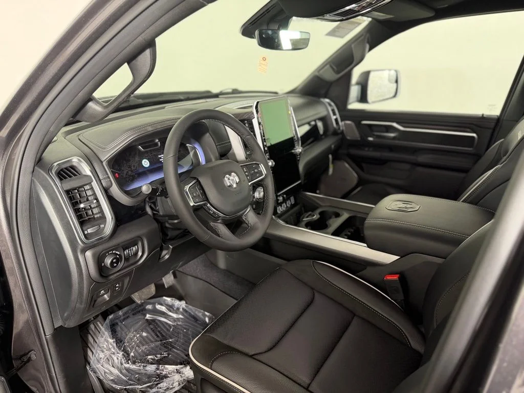 New 2026 Granite Crystal Metallic Clear-Coat Exterior Paint RAM Laramie image 11