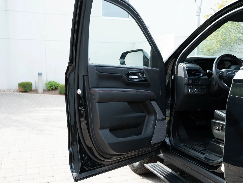 Used 2025 Onyx Black GMC AT4 Ultimate image 32