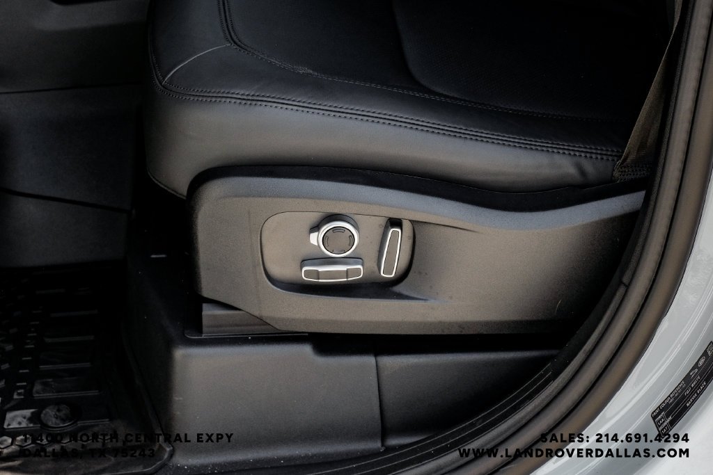 New 2026 Fuji White Land Rover X-Dynamic SE image 35