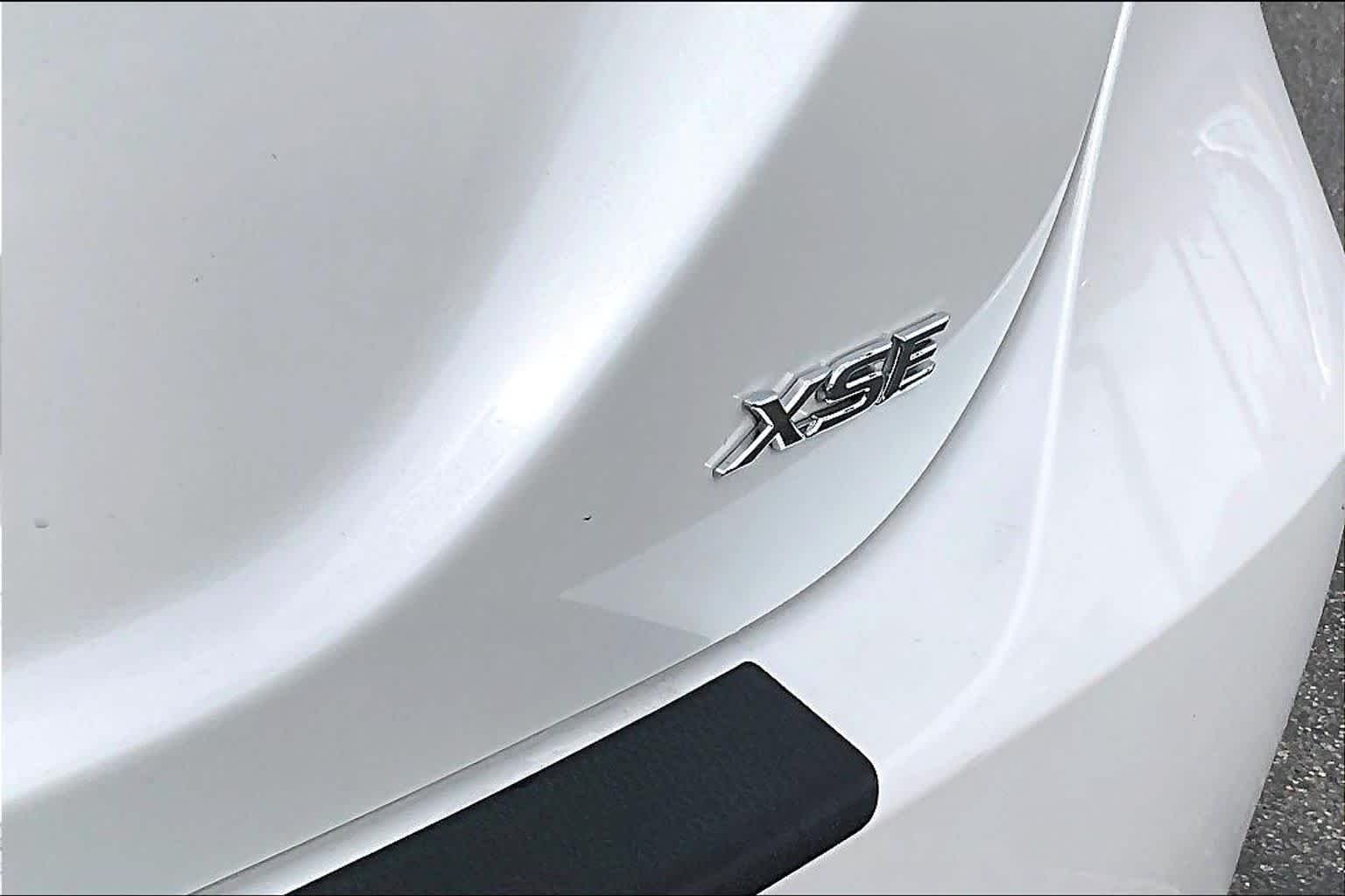 Used 2018 Midnight Black Metallic/Wind Chill Toyota XSE image 29