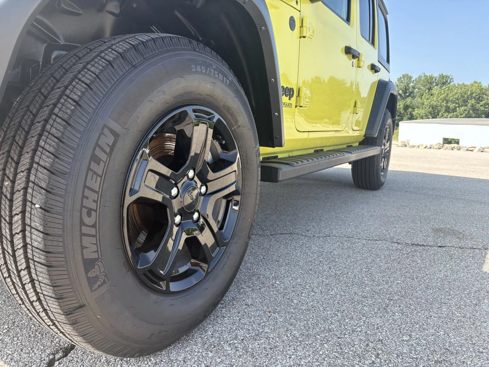 Used 2022 High Velocity Clearcoat Jeep Unlimited Sport S image 15
