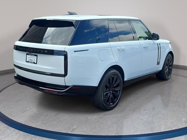 New 2026 Fuji White Land Rover SE image 5