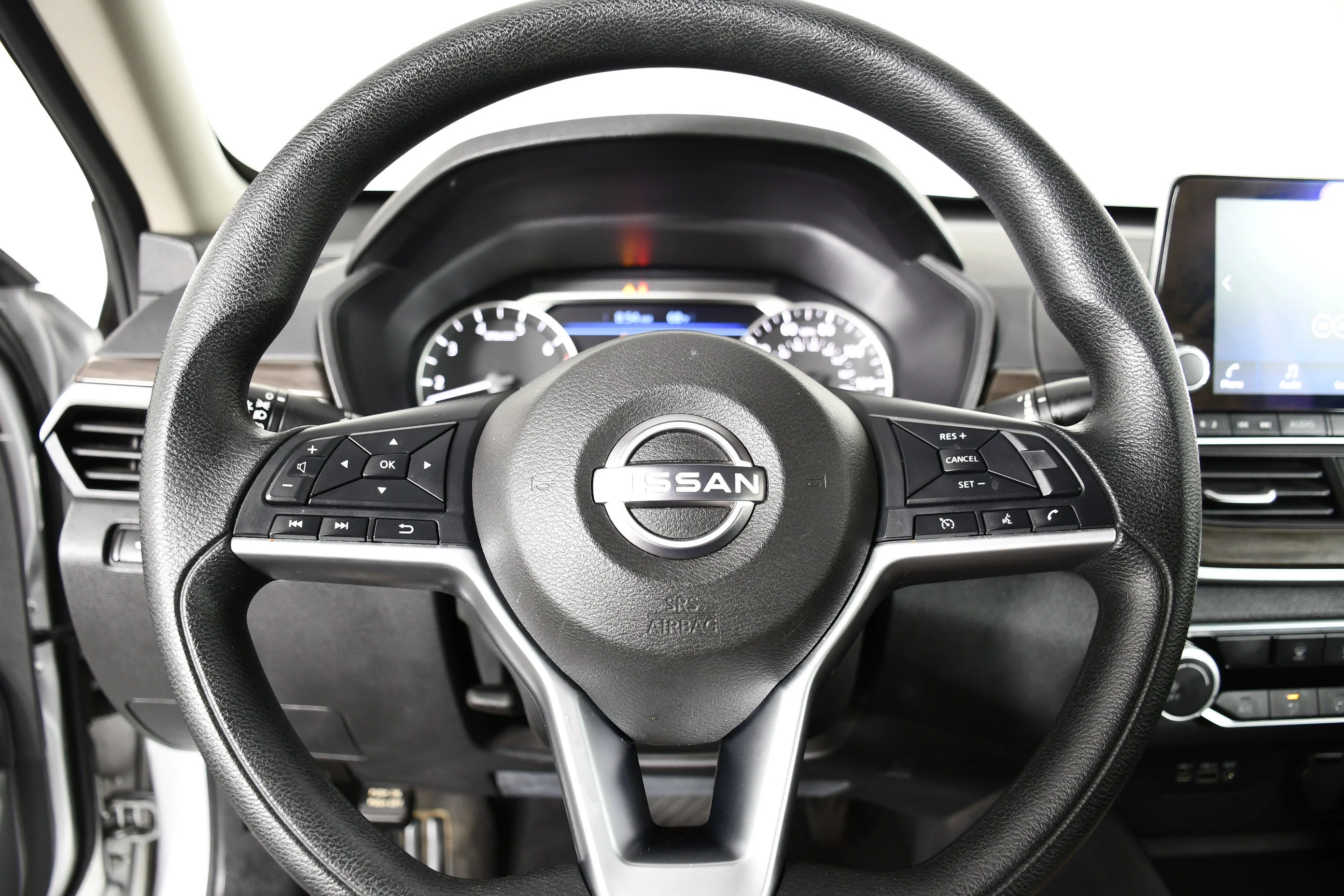 Used 2024 Brilliant Silver Metallic Nissan 2.5 SV image 19