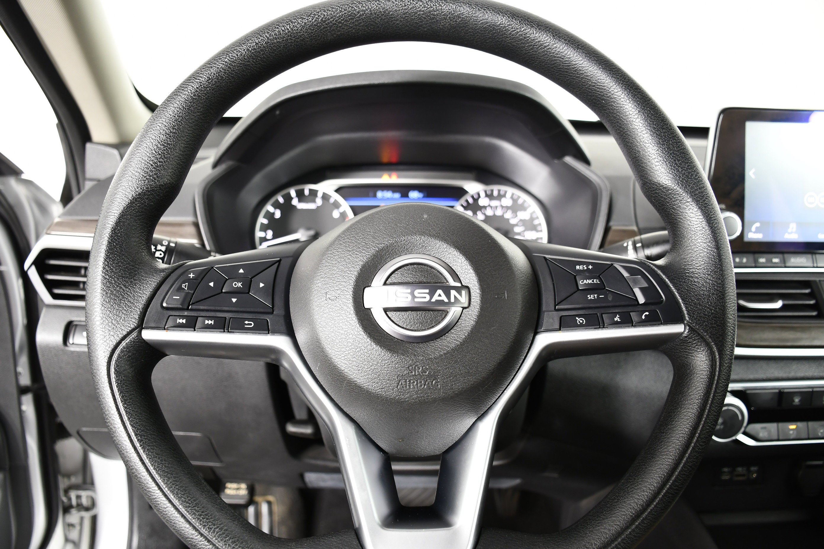 Used 2024 Brilliant Silver Metallic Nissan 2.5 SV image 19