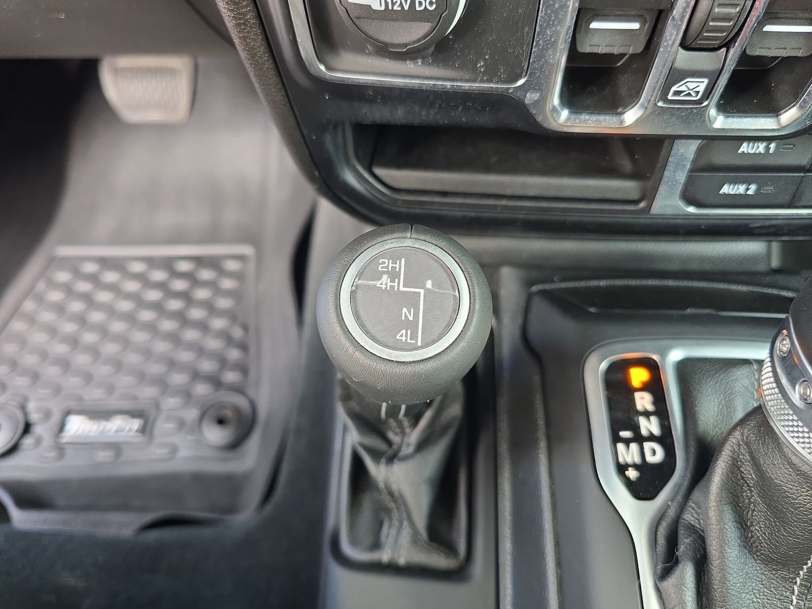 Used 2024 Blue Jeep Sahara image 21
