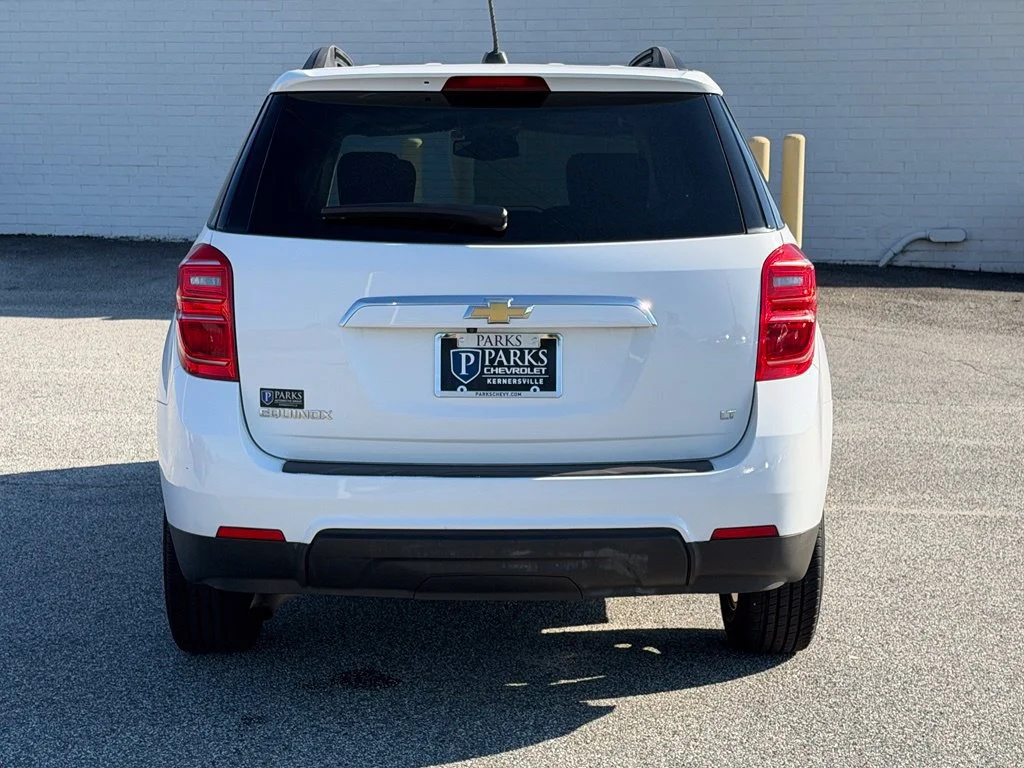 Used 2017 SUMMIT WHITE Chevrolet LT image 31