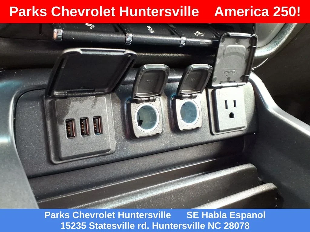 Used 2015 Silver Chevrolet LTZ image 9