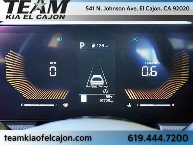 Used 2025 White Kia LXS image 35