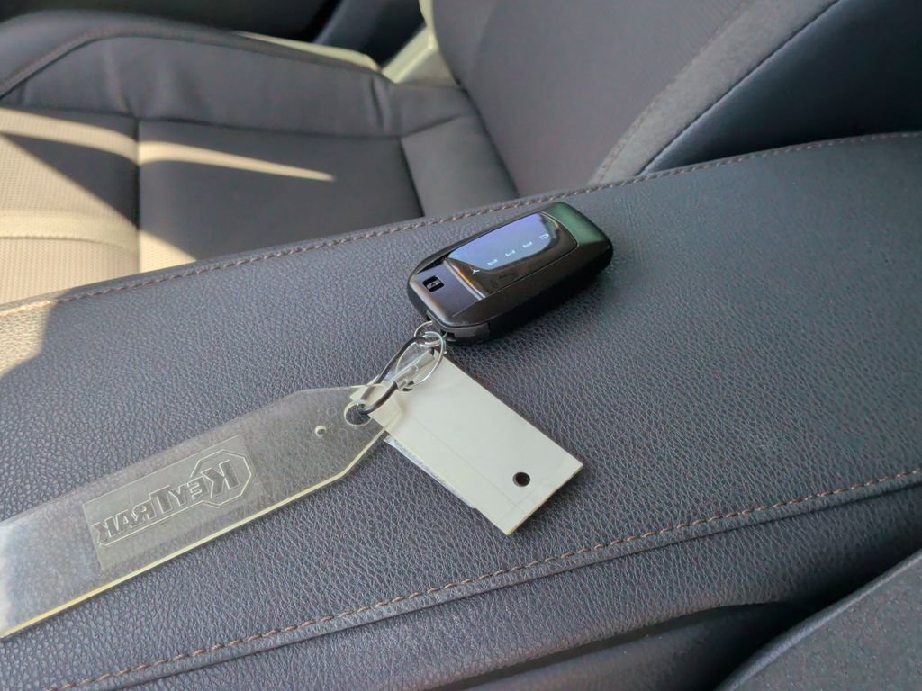 Certified Used 2025  Toyota XLE image 31