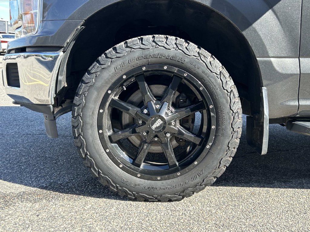 Used 2020 Gray Ford XLT image 9