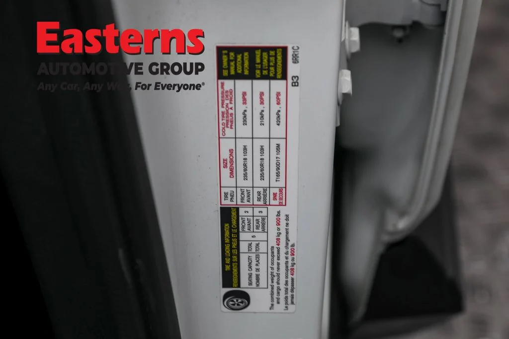 Used 2022 White Nissan SV image 35