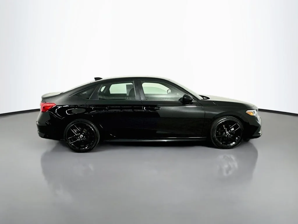 Used 2024  Honda Sport image 9