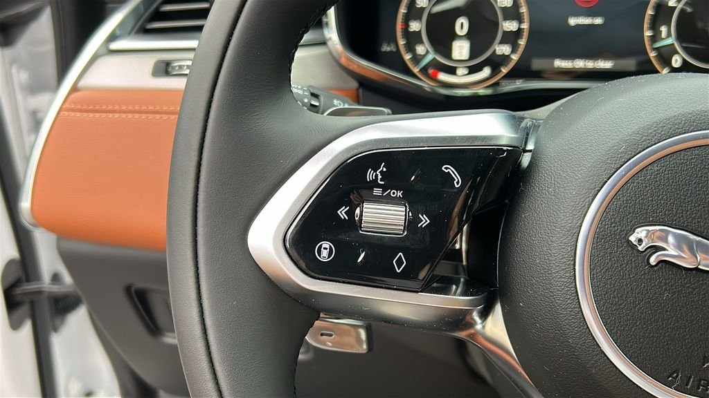 2026 Jaguar F-Pace R-Dynamic S - Photo 13