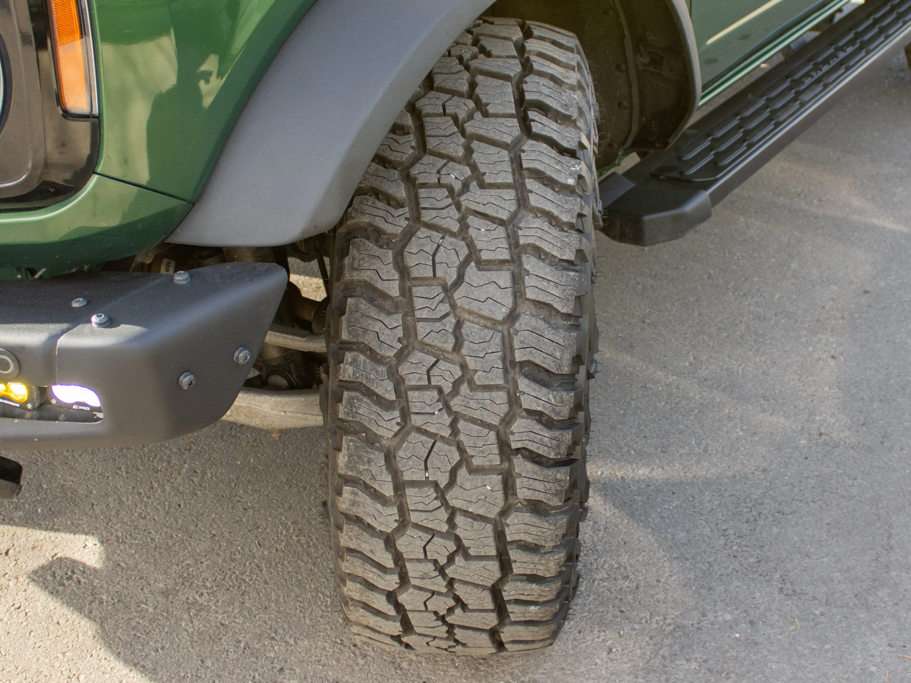 Used 2024 Green Ford Wildtrak* 4 Door 4x4, RC Front Bumper, Warn VR 10S Winch, 34-Inch Mickey Thompson A/T Tires image 12