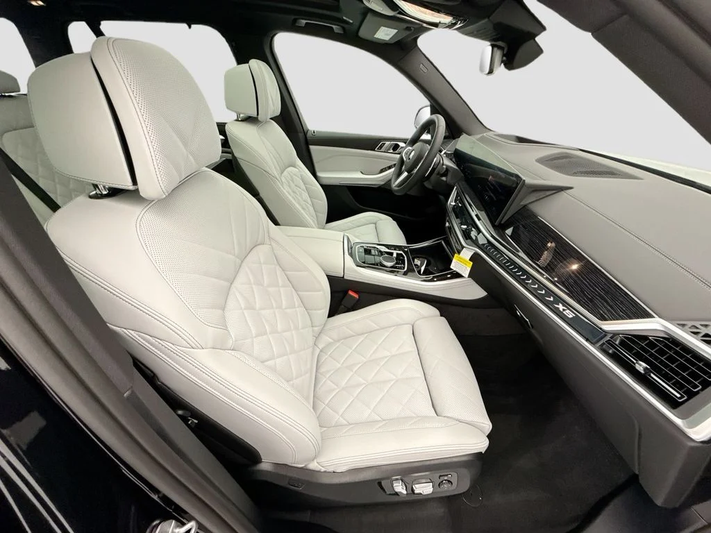 New 2026 Black BMW xDrive40i image 19