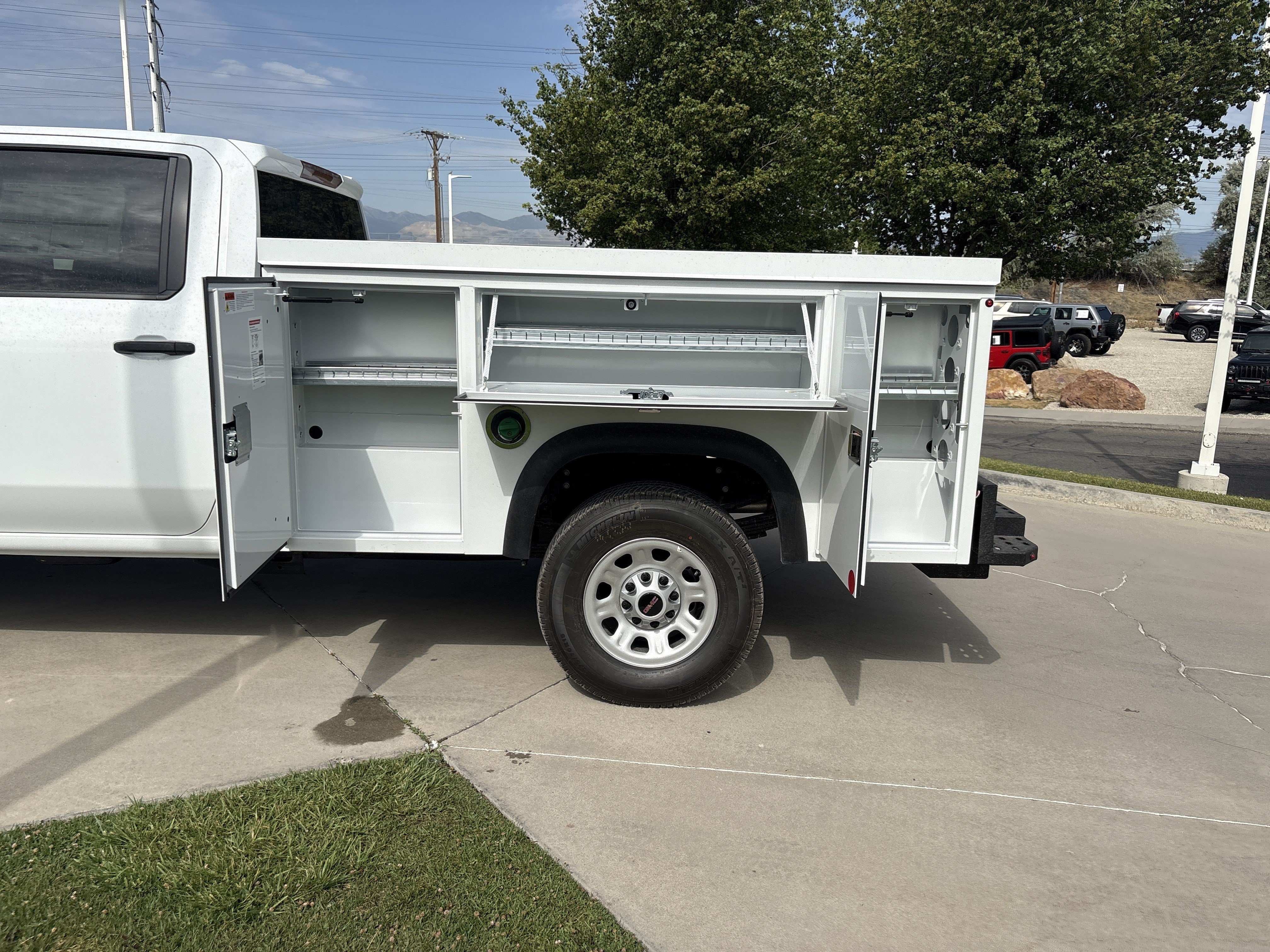 New 2026 Summit White GMC Pro image 10