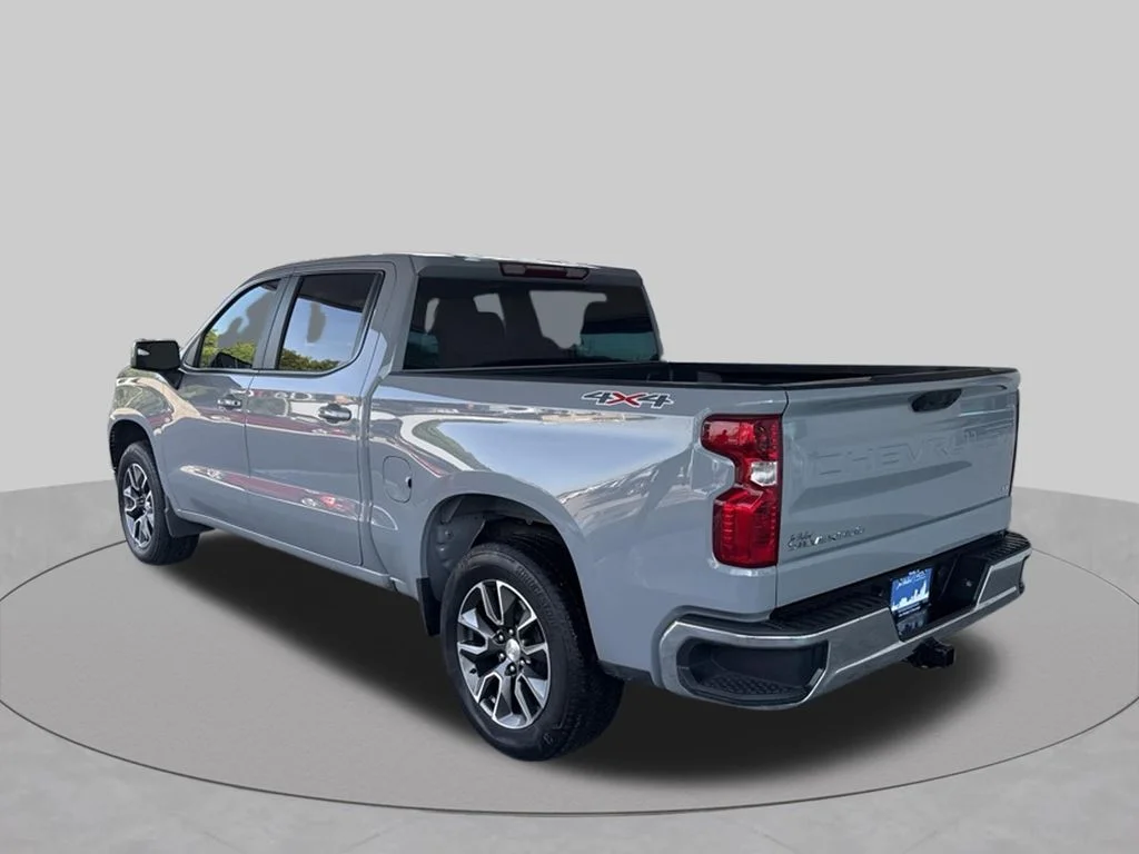 Used 2024 Gray Chevrolet LT image 6