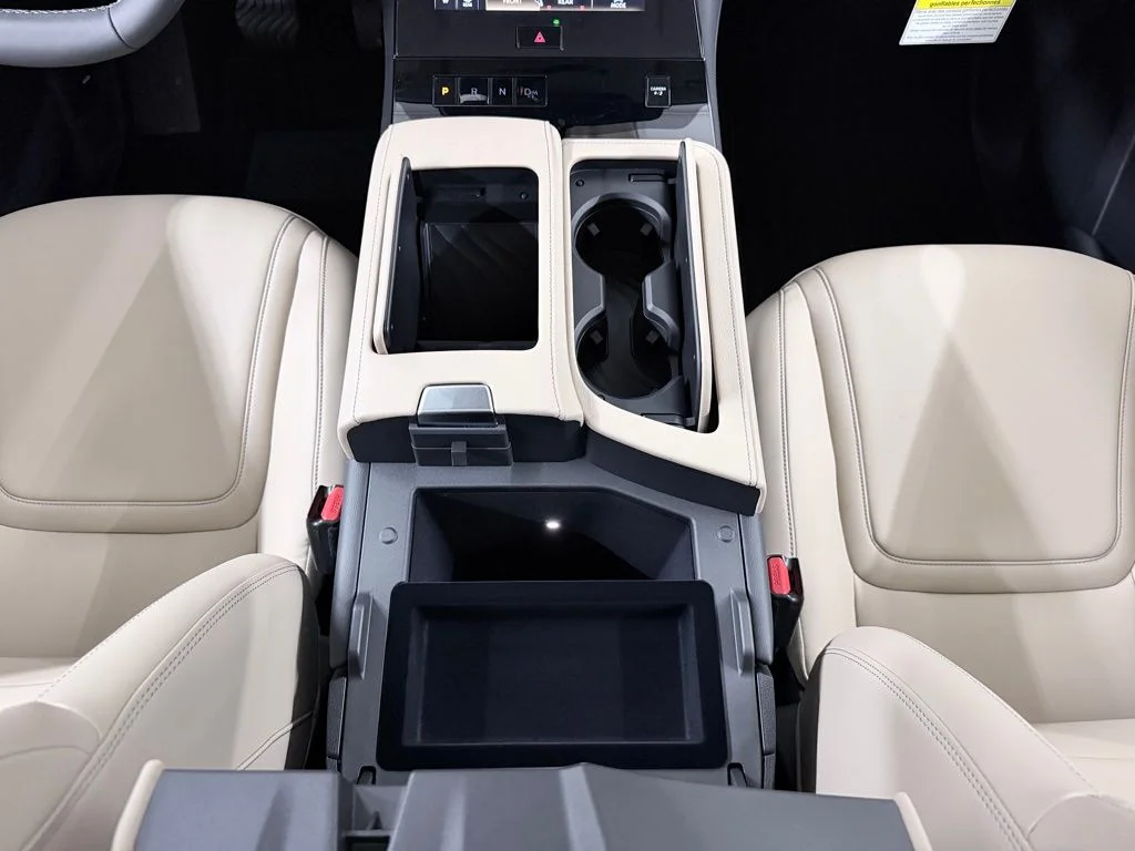 Used 2026 White INFINITI PURE image 30