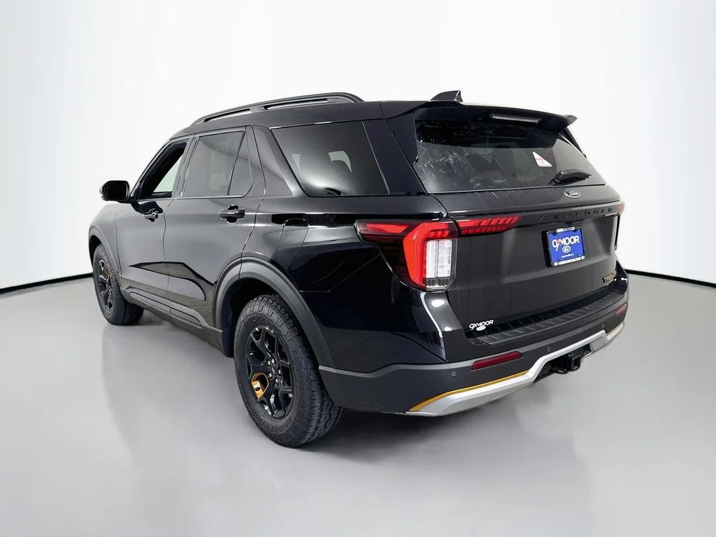 New 2026 Agate Black Metallic Ford Tremor® image 5