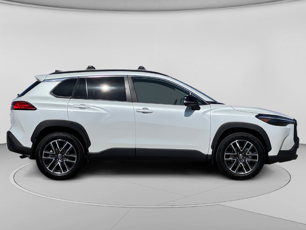Used 2026 Pearl Toyota XLE image 30