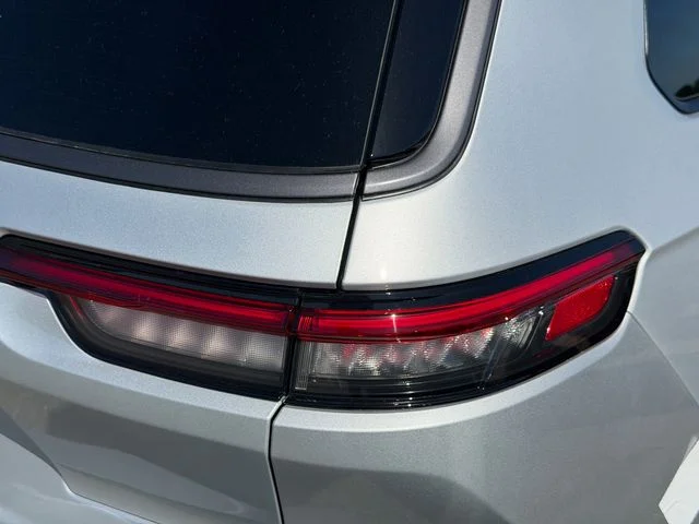 New 2026 Silver Zynith Exterior Paint Jeep Laredo image 6