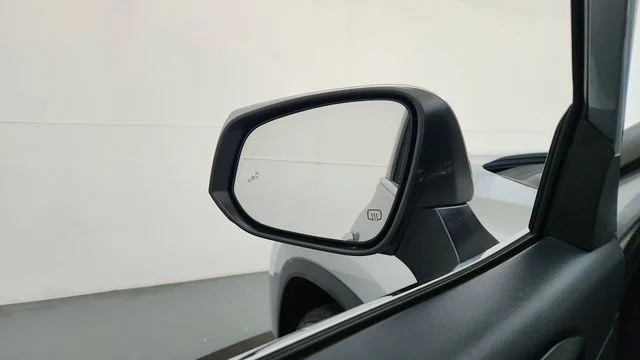 Used 2021 Silver Toyota XLE image 18