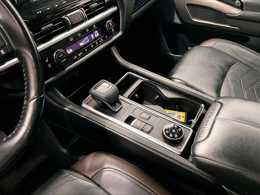 Used 2023 Silver Nissan Platinum image 21