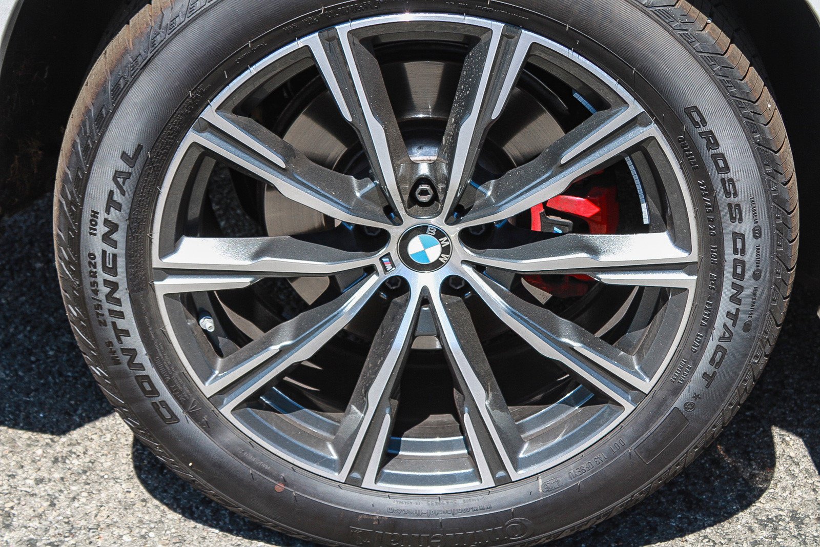 Used 2024 Mineral White Metallic BMW xDrive40i image 11