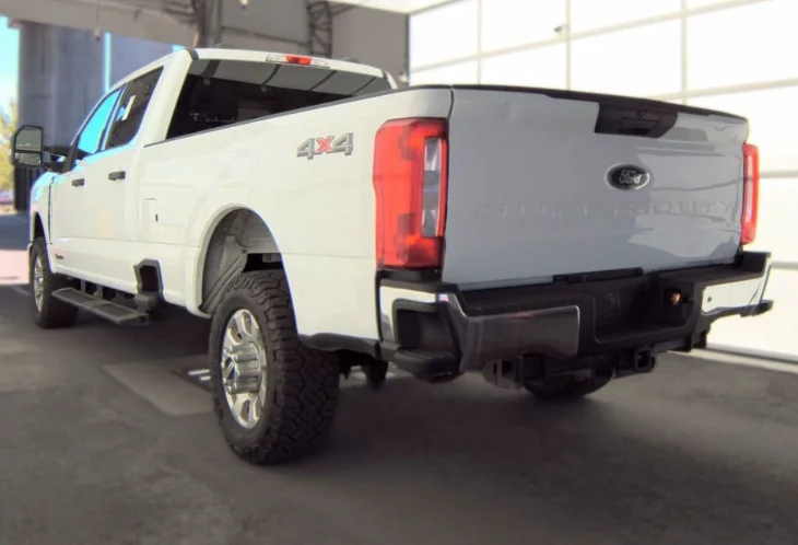 Used 2023  Ford XLT image 9