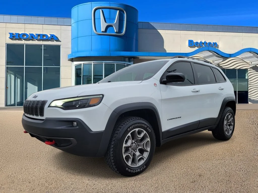 Used 2022 White Jeep Trailhawk 4x4 image 2