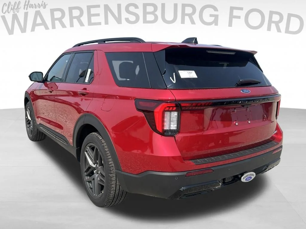 New 2026 Rapid Red Metallic Tinted Clearcoat Ford ST-Line image 5