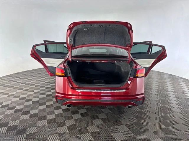 Used 2023 Red Nissan 2.5 SL image 13