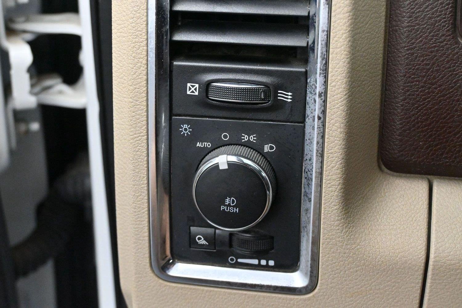 Used 2018 Bright White Clearcoat Ram Laramie Longhorn image 29