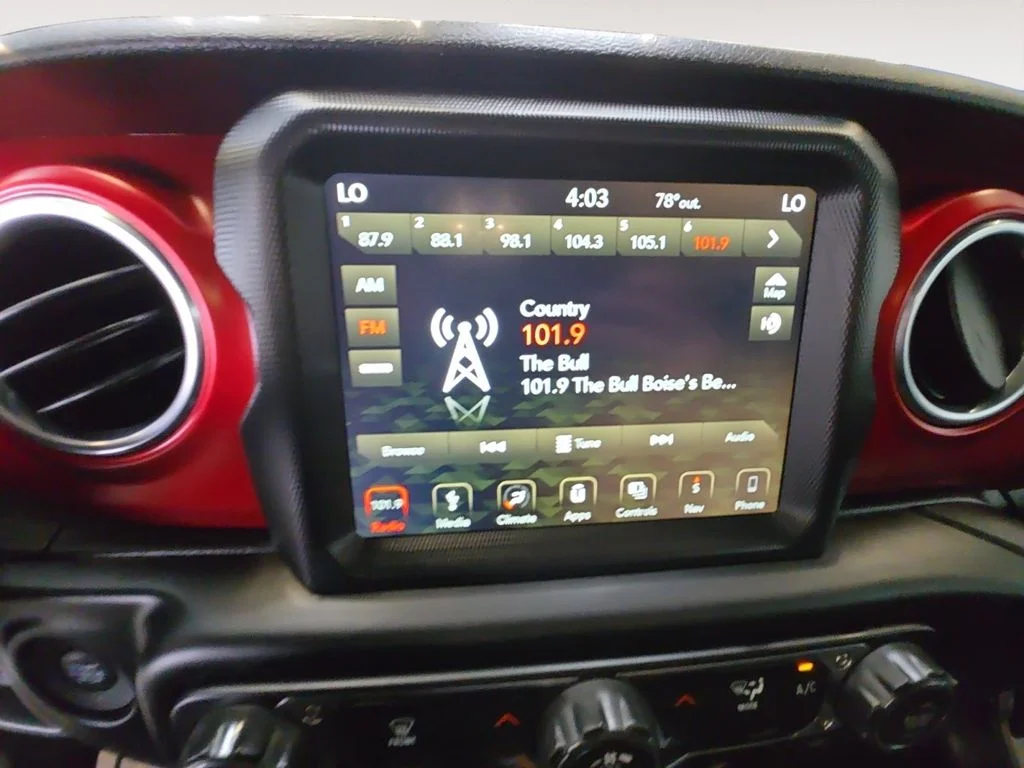Used 2019 White Jeep Unlimited Rubicon image 15