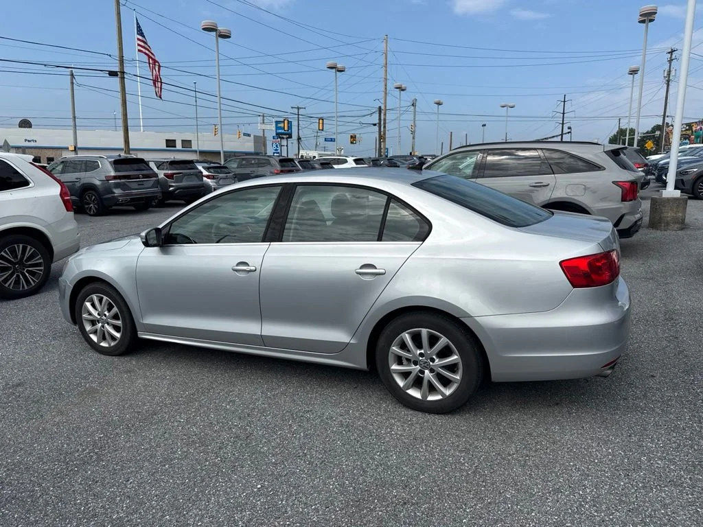 Used 2014 Reflex Silver Metallic Volkswagen 1.8T SE image 8