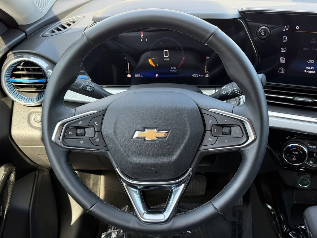 Used 2026 Summit White Chevrolet LT image 21