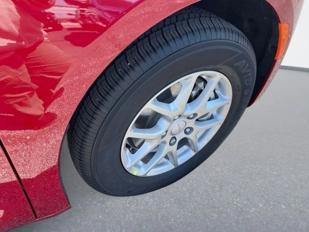 New 2027 Red Hot Pearl-Coat Exterior Paint Chrysler Select image 13
