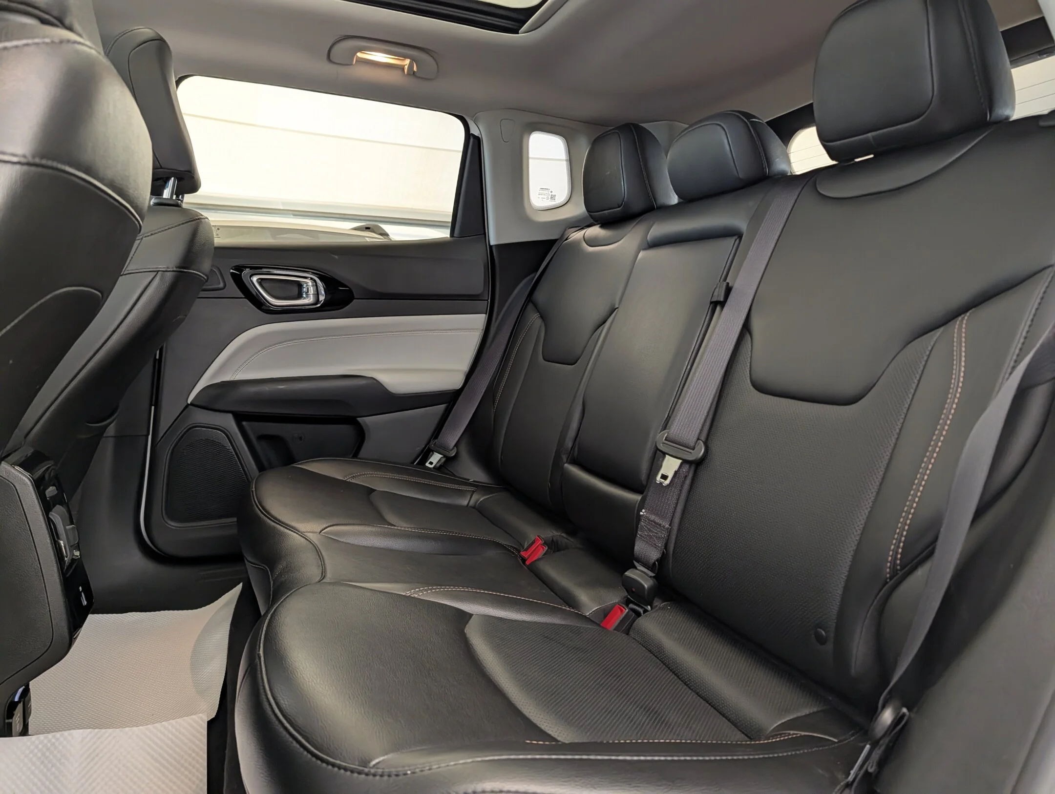 Certified Used 2022 White Jeep Limited - Sun & Sound Grp - Leather - Heated - Limited 4x4 image 26