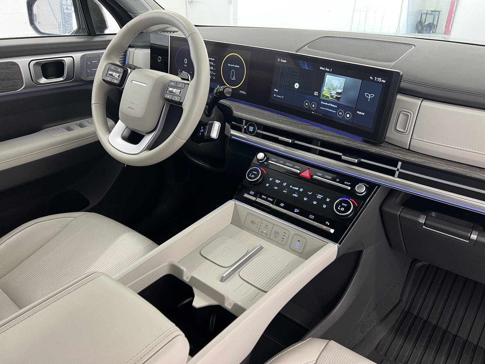 Used 2024 Rockwood Green Hyundai Limited image 30