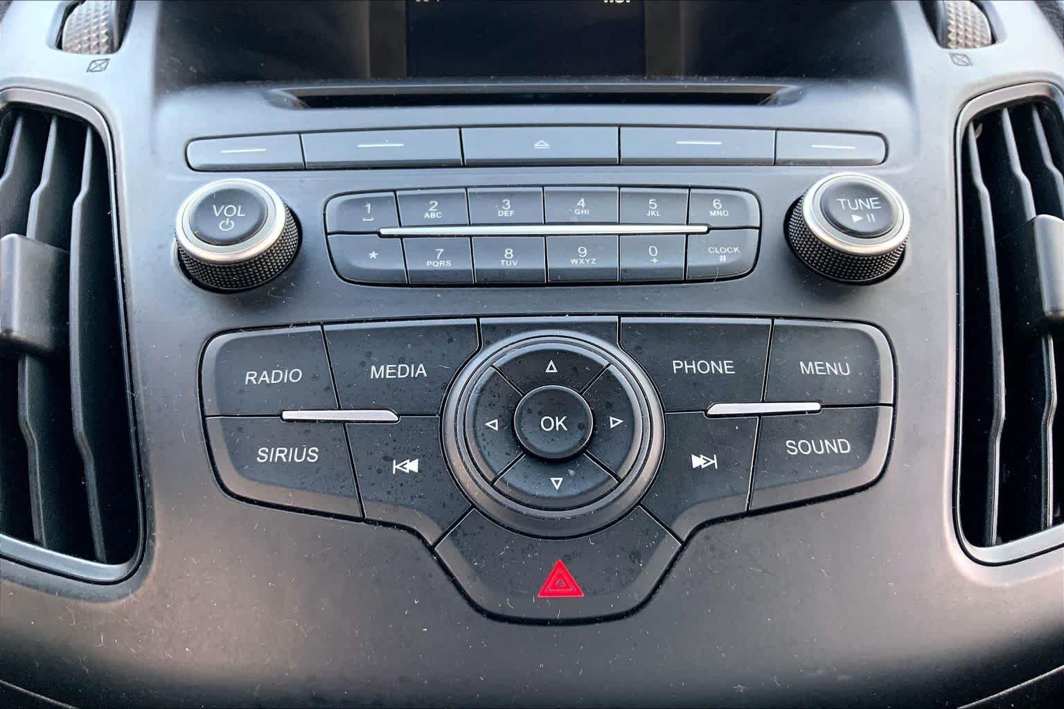 Used 2017 Oxford White Ford SE image 35