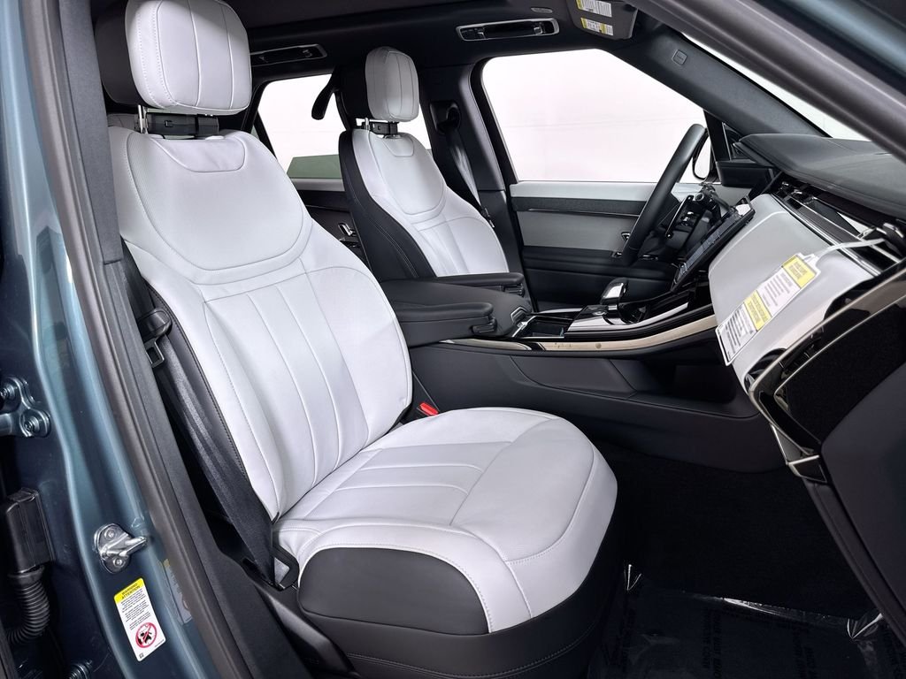 New 2026 GIOLA GRN MET Land Rover Dynamic SE image 23