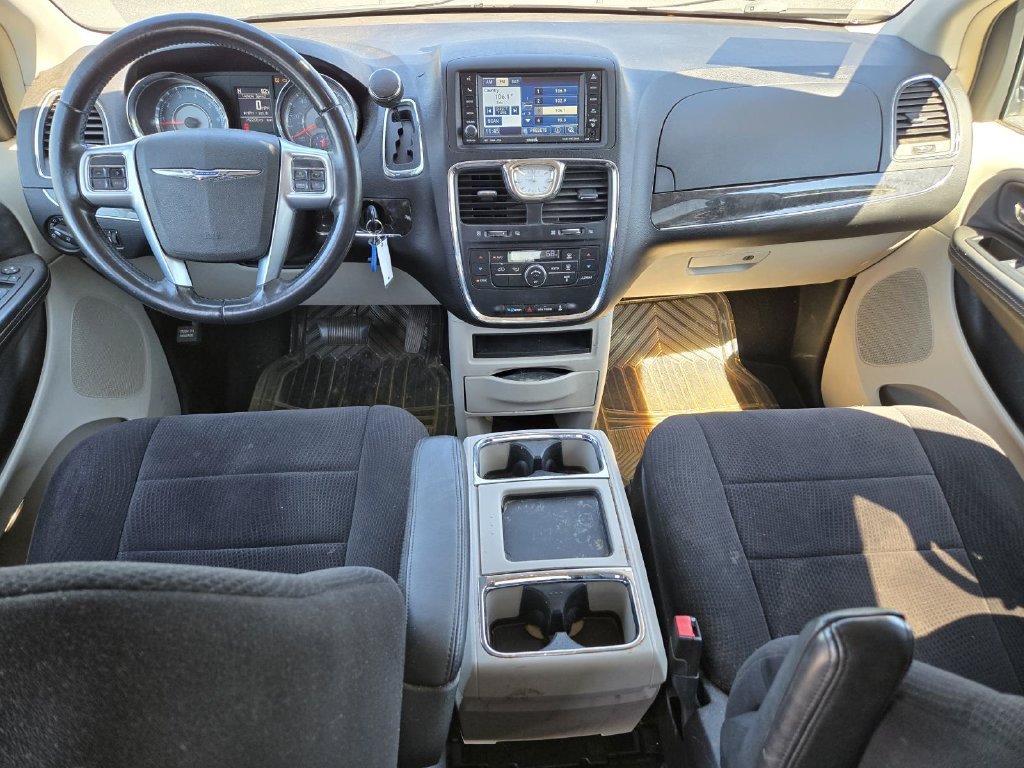 Used 2011 Silver Chrysler Touring image 14