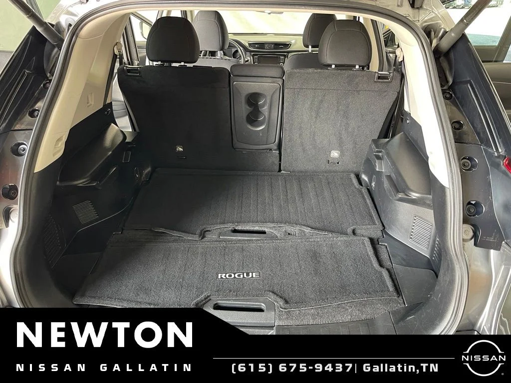 Used 2018 Gun Metallic Nissan SV image 18