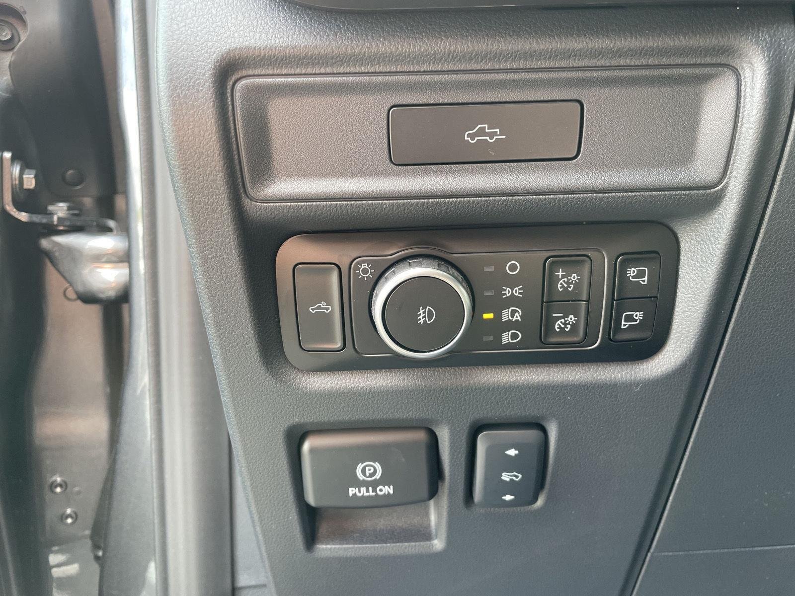 New 2026 Carbonized Gray Metallic Ford Tremor® image 15