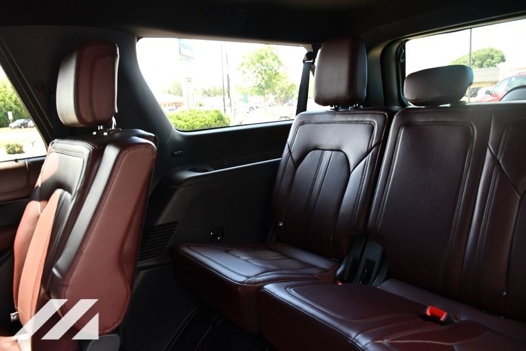 Used 2023  Ford Limited image 25